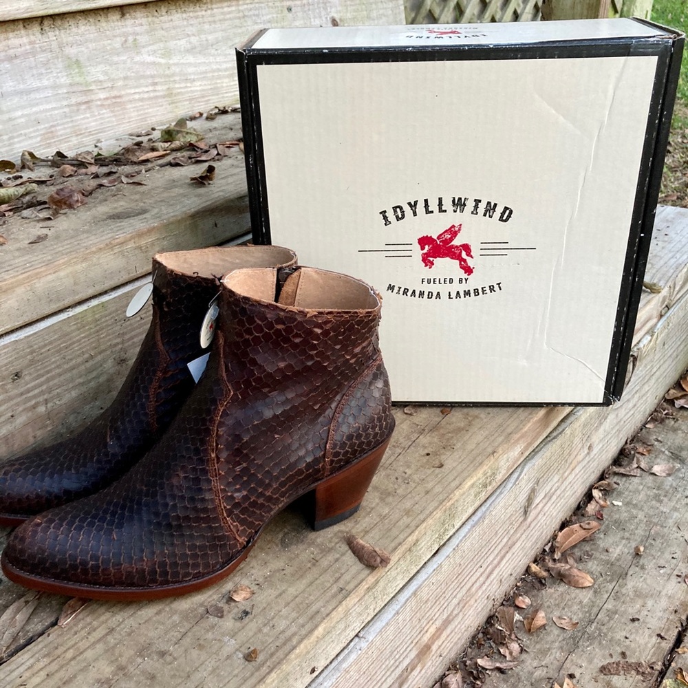 Idyllwind | Western Leather Ankle Boots - Picture 10 of 12